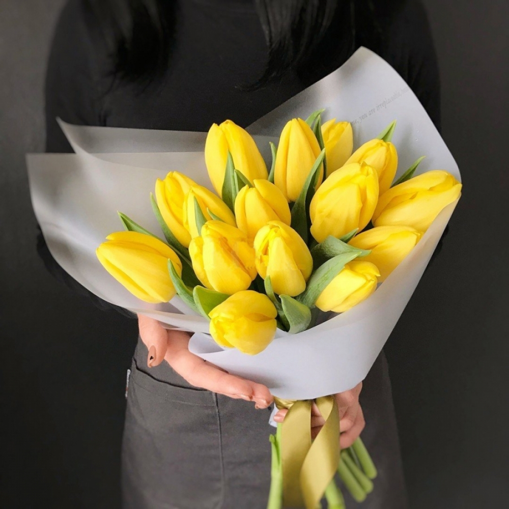 15 Желтых Тюльпанов в пленке (Изображение 1)
