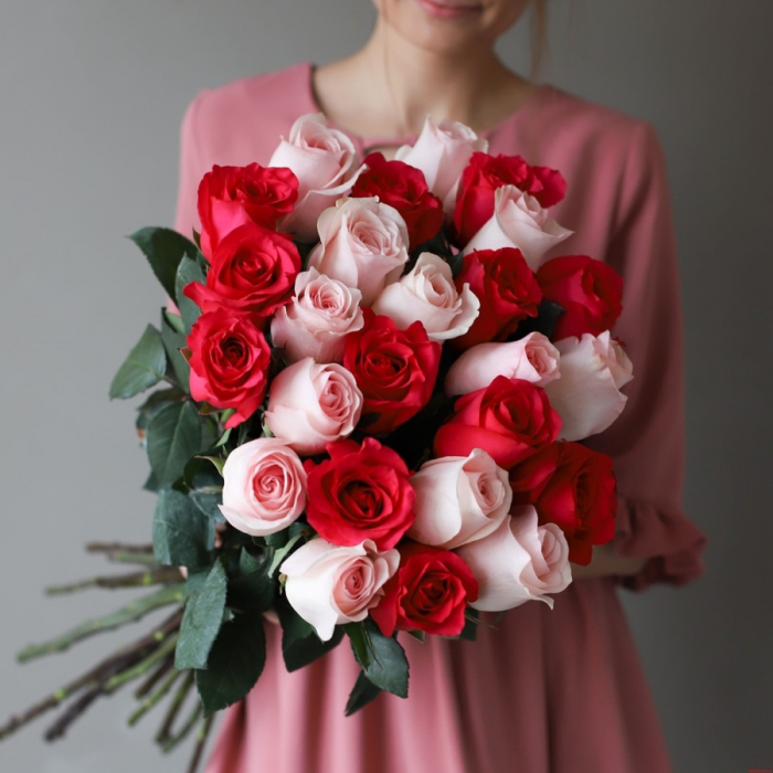 25 красно-розовых роз премиум Эквадор