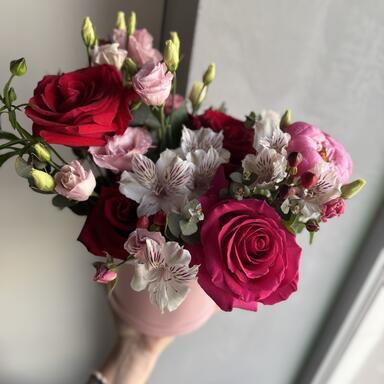 Композиция в шляпной коробке 