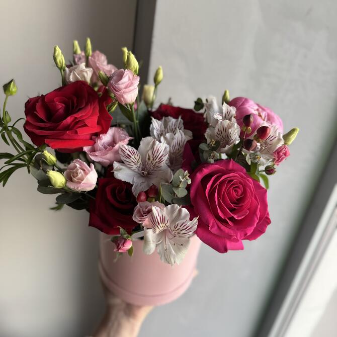 Композиция в шляпной коробке 