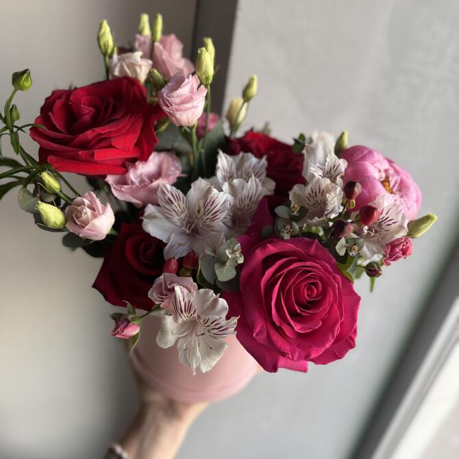 Композиция в шляпной коробке 