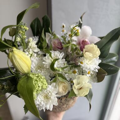 Композиция «Angel» в плетеной корзине 