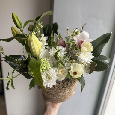 Композиция «Angel» в плетеной корзине 