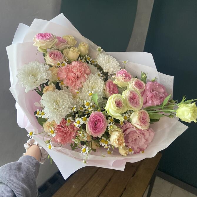 Летний букет «Flora» с ромашками 