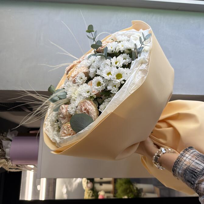 Ромашки и Пионовидные розы 