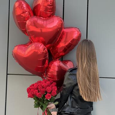 КОМБО 25 красных роз и сет из 7 шаров "Сердце"
