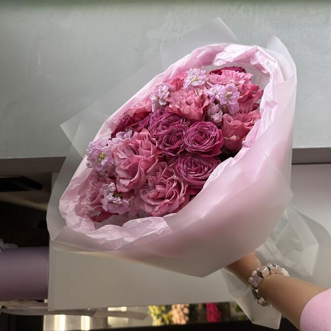Букет с пионовидными розами «Berry»
