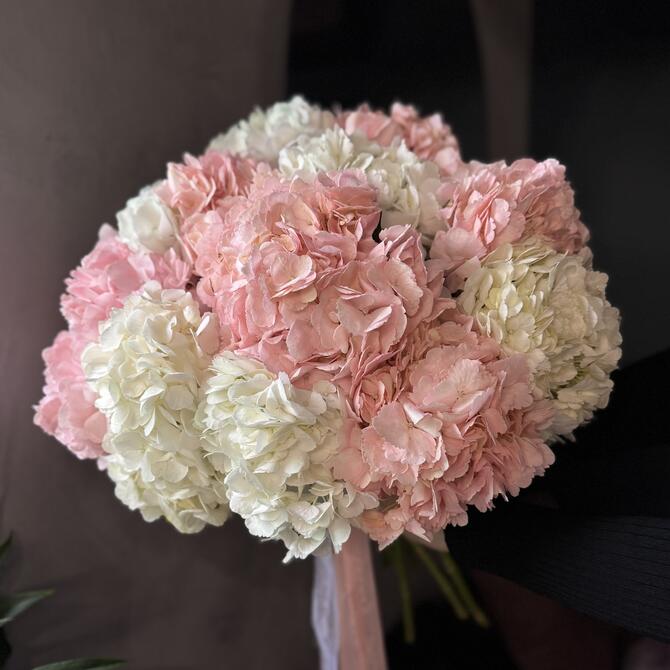 Белые и персиковые гортензии mix 11шт