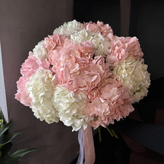 Белые и персиковые гортензии mix 11шт