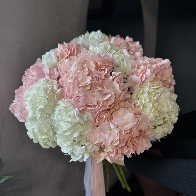 Белые и персиковые гортензии mix 11шт