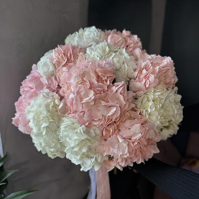 Белые и персиковые гортензии mix 11шт