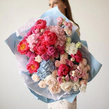 Авторский букет с пионами «Forever»