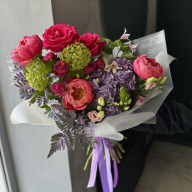 Весенний букет с пионами “Bounty Way”