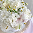 Цветы в коробке «White Blooms»