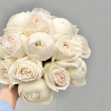 Букет невесты #5 из белых пионов и роз White O’hara