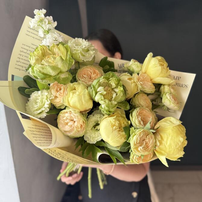 Букет «Freshness» с пионами и пионовидными розами 