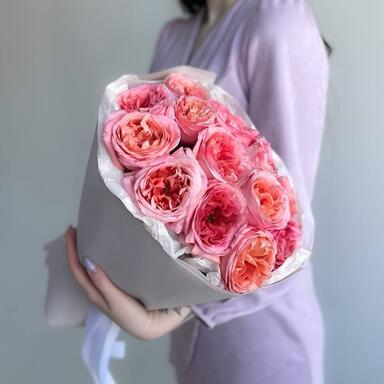 Пионовидные розы Pink Expression в оформлении 15 шт