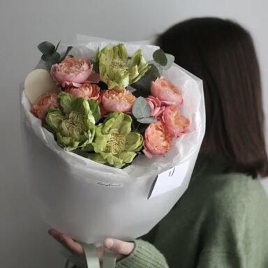 Букет из роз Veggie и Джульетта