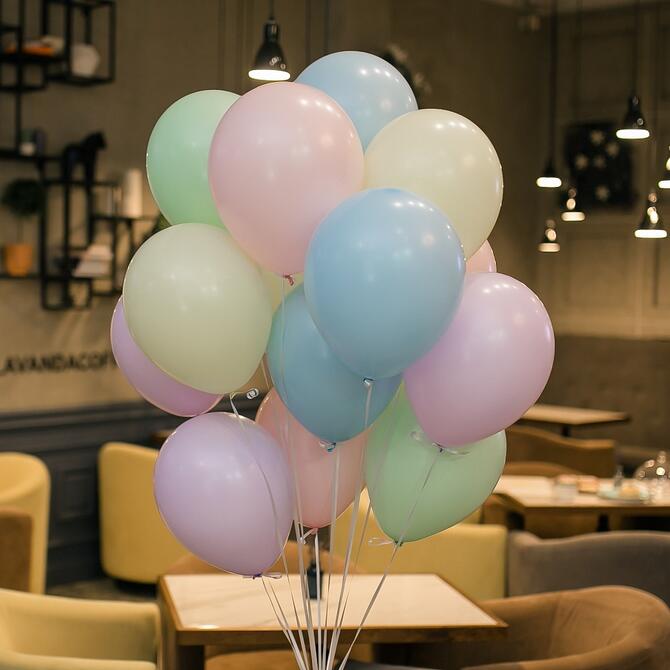 Фонтан из 15 пастельных шаров 