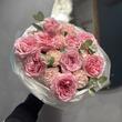 Пионовидные розы Pink O’hara и диантусы с эвкалиптом 