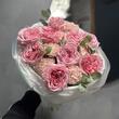 Пионовидные розы Pink O’hara и диантусы с эвкалиптом 