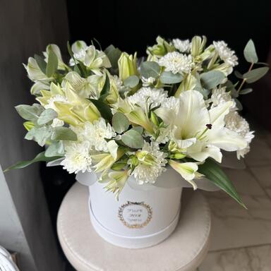 Цветы в коробке «Lily»