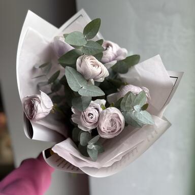 Ранункулюсы Lilac 7шт с эвкалиптом 