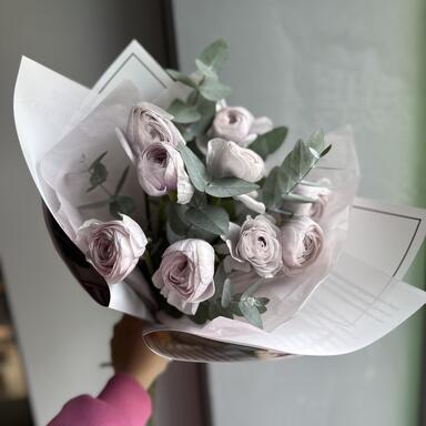 Ранункулюсы Lilac 9шт с эвкалиптом 