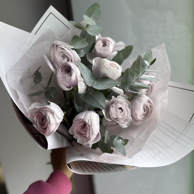 Ранункулюсы Lilac 9шт с эвкалиптом 
