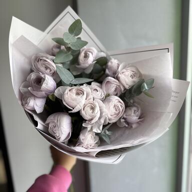 Ранункулюсы Lilac 15шт с эвкалиптом 