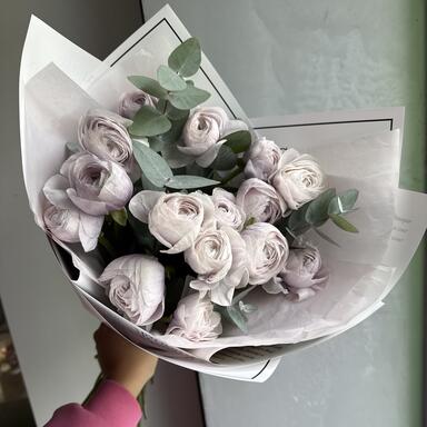 Ранункулюсы Lilac 15шт с эвкалиптом 
