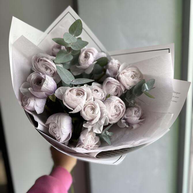 Ранункулюсы Lilac 15шт с эвкалиптом 
