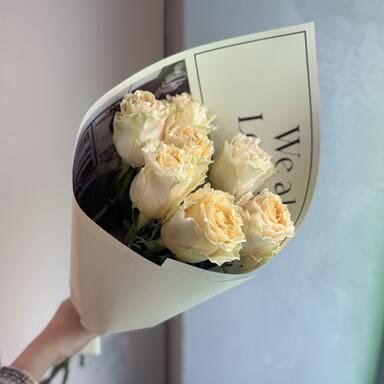 Пионовидные розы Cream Carpi Diem 7шт