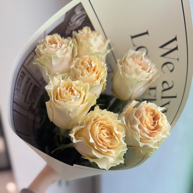 Пионовидные розы Cream Carpi Diem 7шт