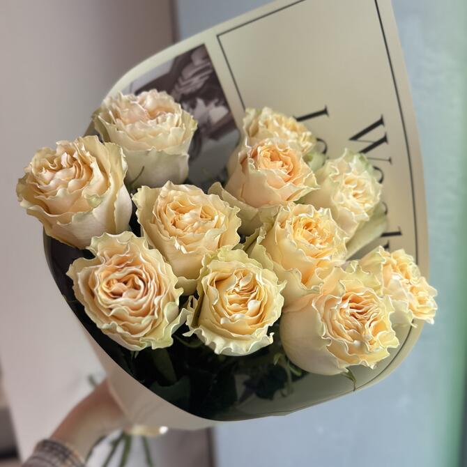 Пионовидные розы Cream Carpi Diem 11шт