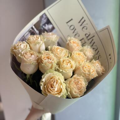 Пионовидные розы Cream Carpi Diem 15шт