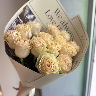 Пионовидные розы Cream Carpi Diem 15шт