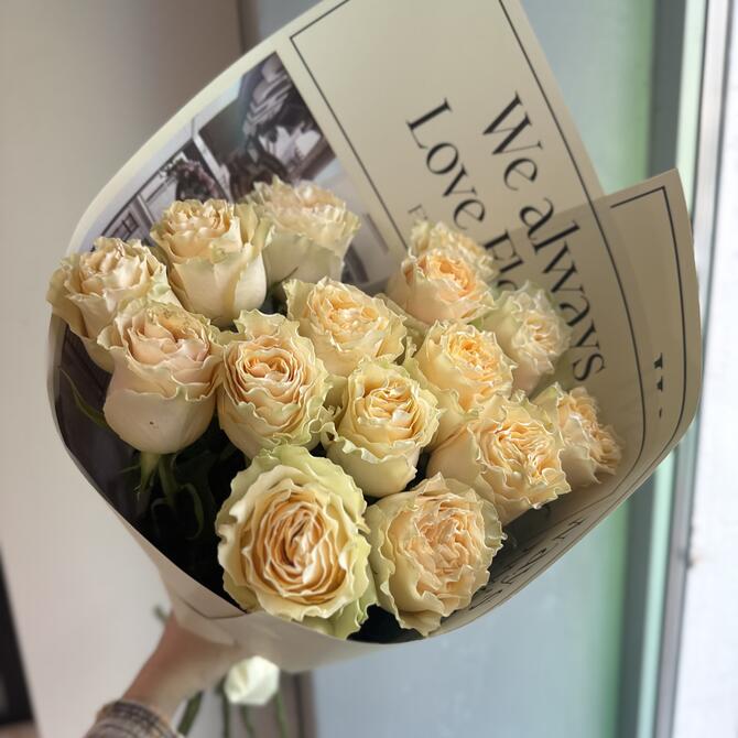 Пионовидные розы Cream Carpi Diem 15шт