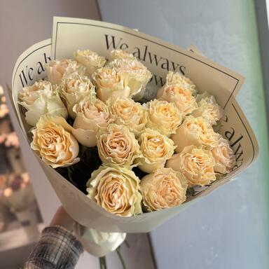 Пионовидные розы Cream Carpi Diem 21шт