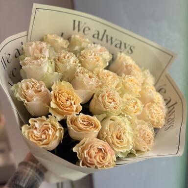 Пионовидные розы Cream Carpi Diem 25шт
