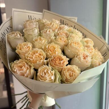 Пионовидные розы Cream Carpi Diem 35шт