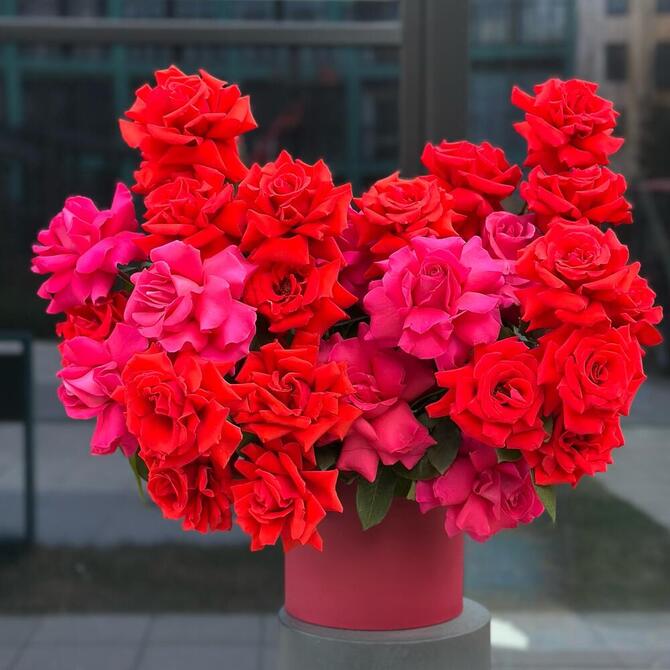 Романтичная композиция "Французские розы в коробке" PREMIUM