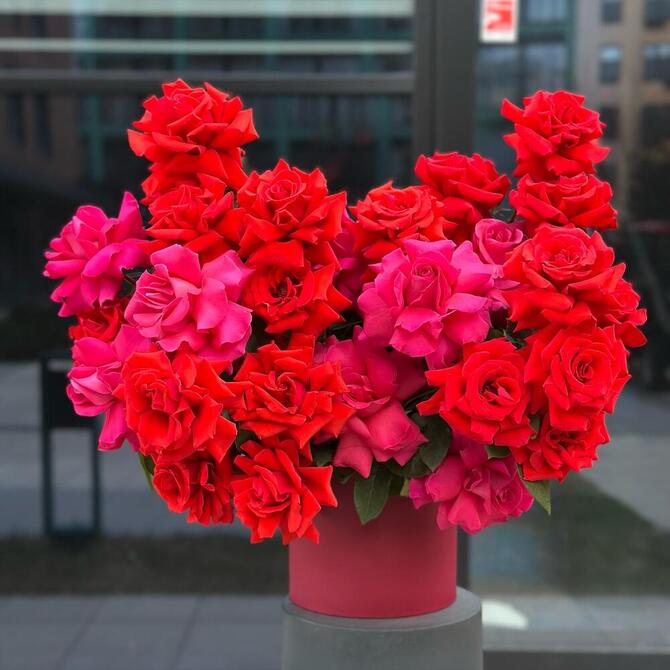 Романтичная композиция "Французские розы в коробке" PREMIUM