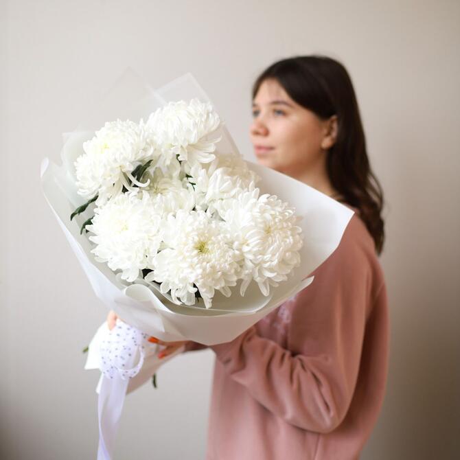 Белые одноголовые хризантемы 7шт