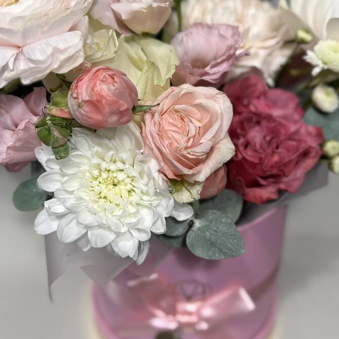 Цветы в коробке «Flora»