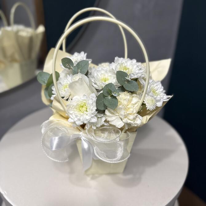 Композиция в сумочке «Сливочный пломбир»