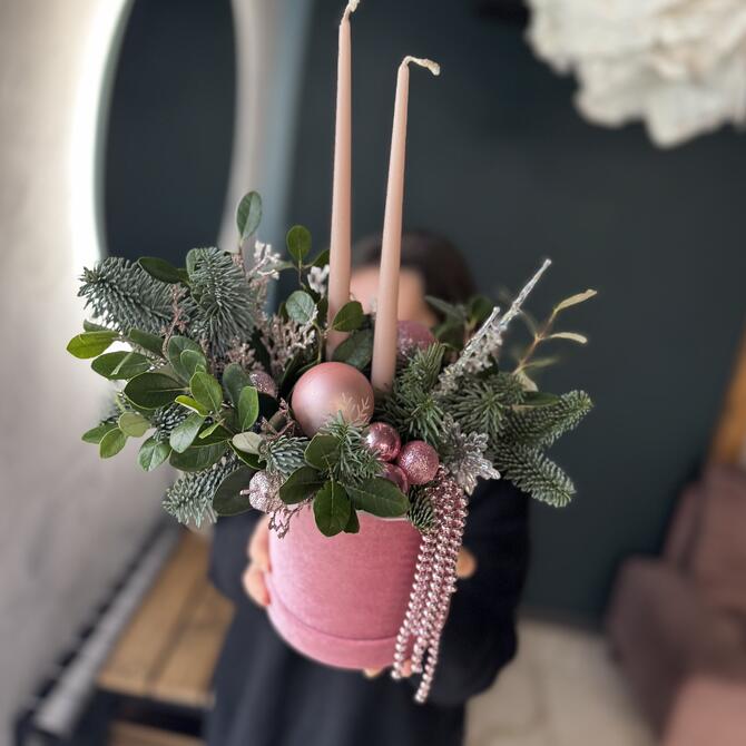 Новогодняя композиция «Rose Snow Magic»