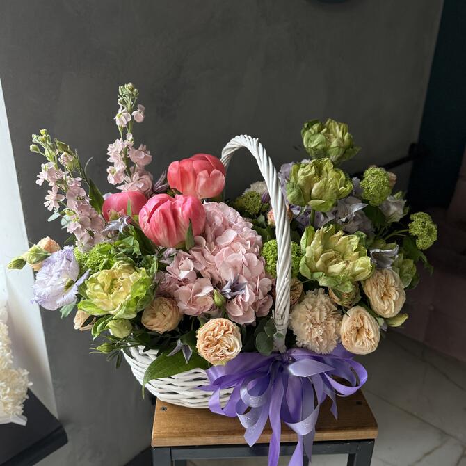 Корзина с цветами "Sicily"