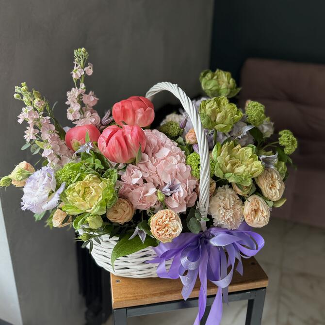 Корзина с цветами "Sicily"