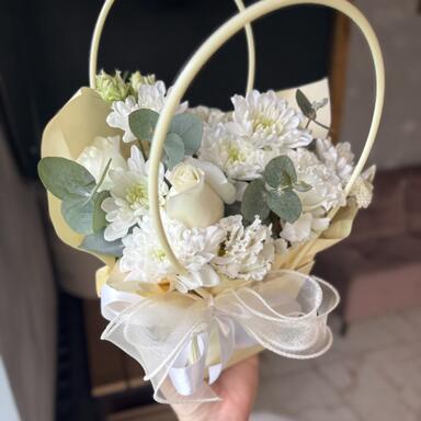 Сумочка с цветами «Сливочный пломбир»